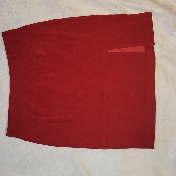 PARISCOPE red vintage skirt. - Picture 11 of 11